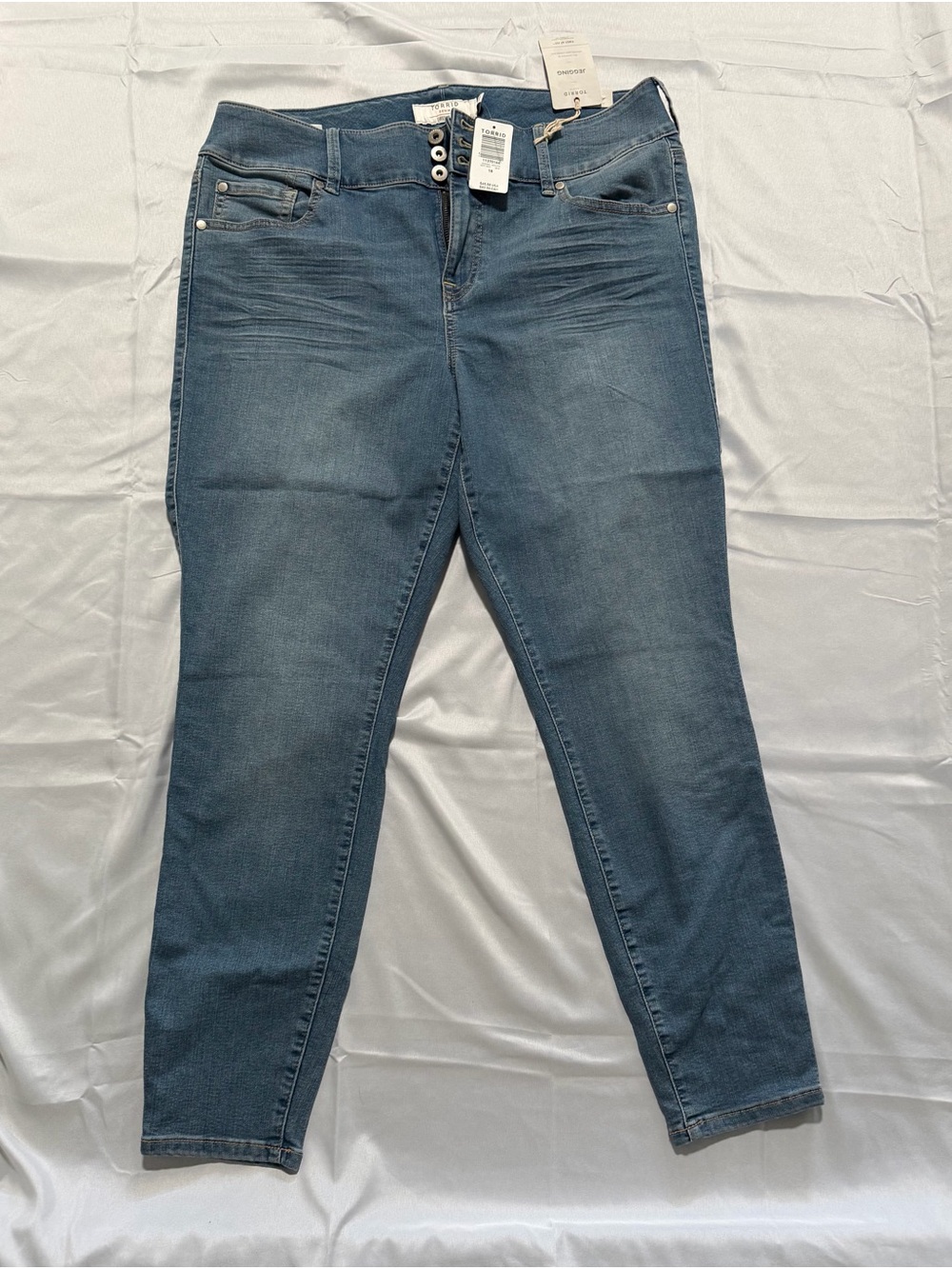 Women’s TORRID Denim Jegging in Medium Blue (18R)